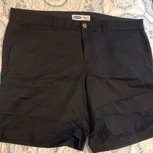 Black Old Navy Mid-Rise shorts